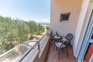 Апартаменты Apartments Villa Egzon Улцинь Номер-студио с балконом-7