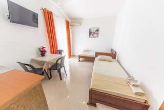 Апартаменты Apartments Villa Egzon Улцинь Апартаменты с 2 спальнями-4