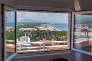 Апартаменты Apartments Villa Egzon Улцинь Номер-студио с видом на море-6