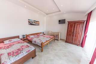 Апартаменты Apartments Villa Egzon Улцинь Номер-студио с видом на море-10