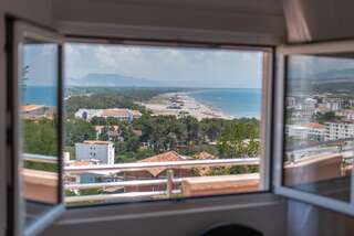 Апартаменты Apartments Villa Egzon Улцинь Номер-студио с видом на море-17